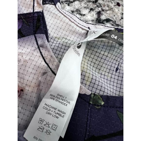 Oiselle women’s top size 4 racer back - Picture 6 of 10